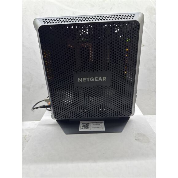 NETGEAR Nighthawk C7000V2 AC1900 WiFi Cable Modem Router Combo - Picture 5 of 16